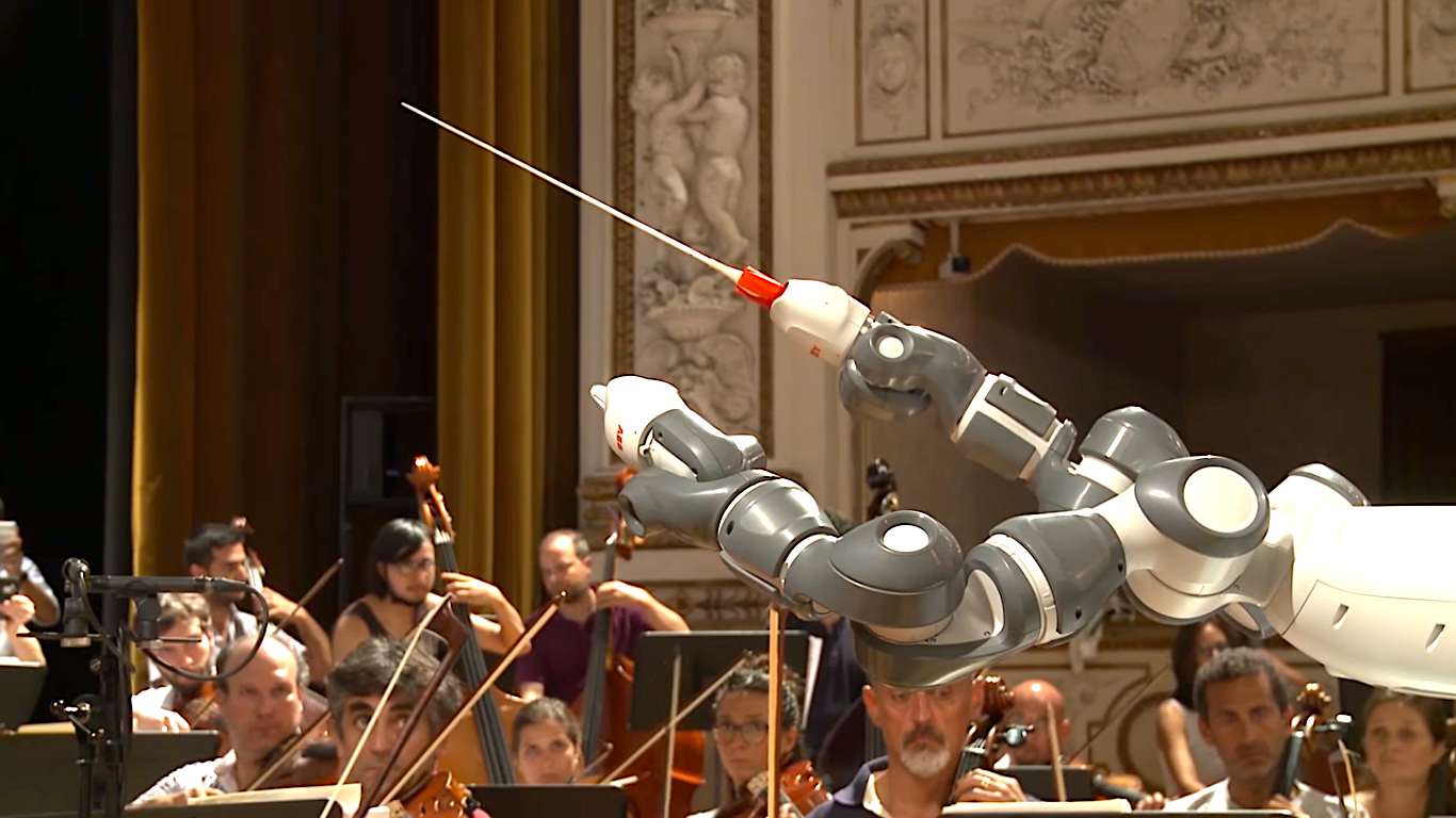 機器人指揮Yumi與波伽利完成零瑕疵演出，往後能成為音樂家的好幫手嗎？